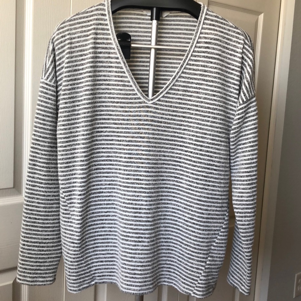 Lucky Brand Marled Knit Long Sleeve Vneck Top Sz M